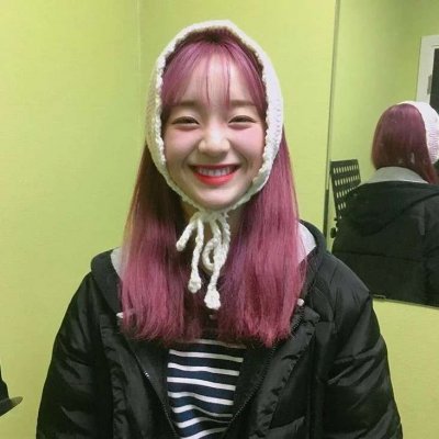 32张高清浅绿色森系女生头像 氛围感拉满