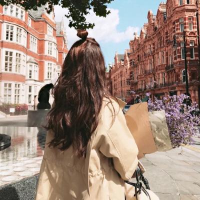 21张高清长发女生背影微信头像 氛围感拉满