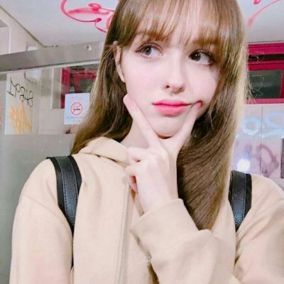 24张高清高傲感欧美范女生头像 适配微信头像超好看