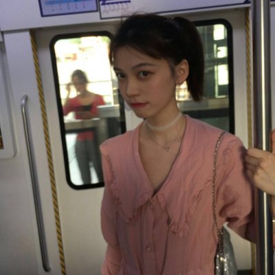 当下超火的时尚潮流女生头像 18张高清图合集