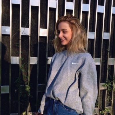 当下热门的欧美风女生头像 17张高清好看的图集