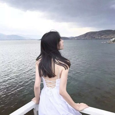 18张氛围感拉满的气质背影女头像 高清无水印可直接用