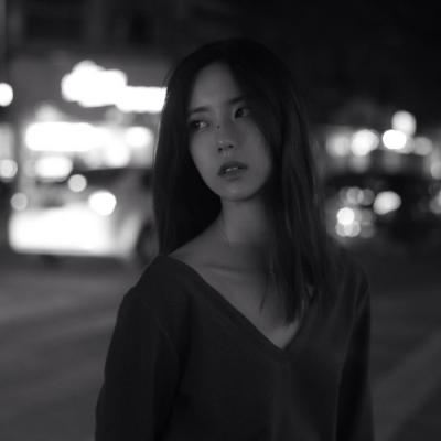 17张高清黑白高冷女生QQ头像 自带悲伤氛围感