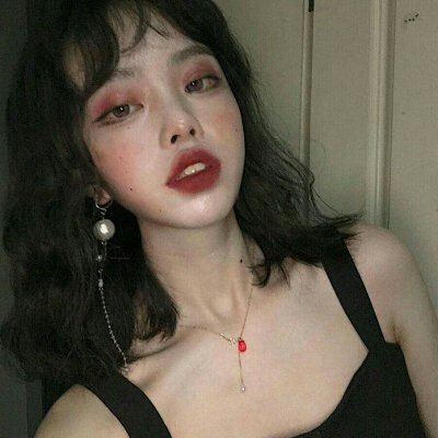 女生霸气头像合集！27张高清带爷们范儿的专属头像