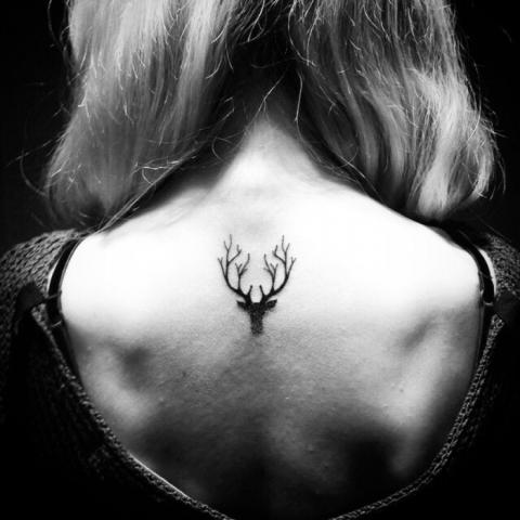 纹身女生微信头像来啦！19张高清好看的纹身女孩头像合集