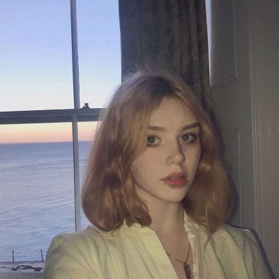 22张适配微博的欧美风女生头像合集