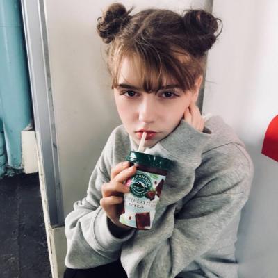 21张高清欧美风霸气女生头像 好看又酷的头像合集