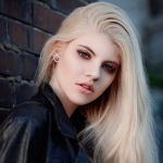 高冷欧美女神头像合集！8张高清微信头像直接用