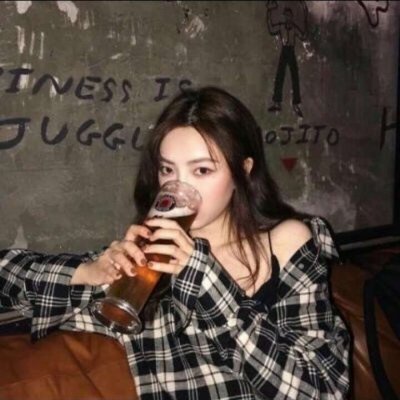 16张高清高冷孤独气质女生头像合集