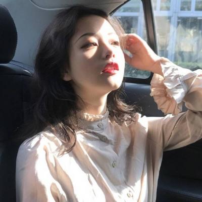 21张高清伤感冷酷女生头像 自带孤独忧郁氛围感