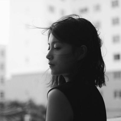 17张高清黑白高冷女生QQ头像 自带悲伤氛围感