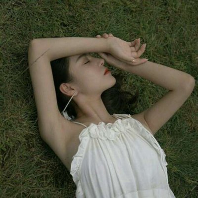 8张高清意境森系女头合集 氛围感拉满的森女头像