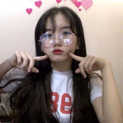 19张高清好看的女生戴眼镜微信头像合集