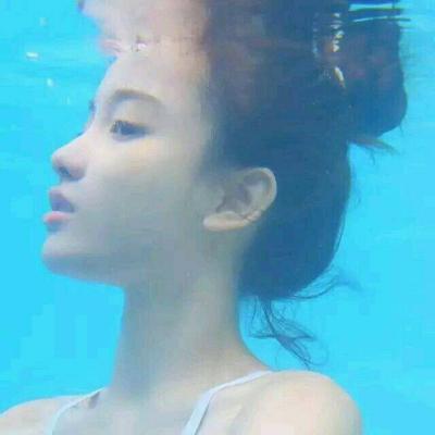 8张高清小清新蓝色系女生头像 氛围感拉满