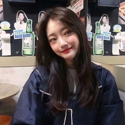 18张高清霸气时尚款微信女生头像 新潮又好看