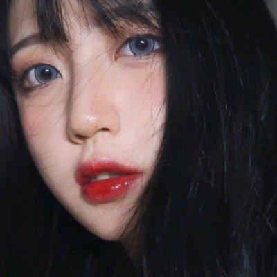 当下超火的时尚潮流女生头像 18张高清图合集