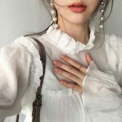 女生红唇性感微信头像 10张高清图合集