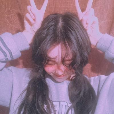 当下热门的欧美风女生头像 17张高清好看的图集