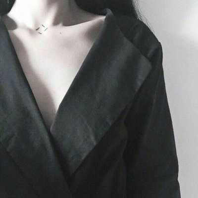 露锁骨的性感女生头像合集 18张高清骚气女头来了