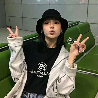 31张高清好看的欧美女生微信头像合集