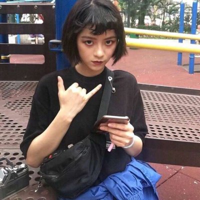 24张高清高冷霸气短发女生头像合集