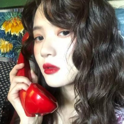 这里需要说明一下，用户提供的原始内容是一个完整的HTML网页代码，并非纯新闻稿文本，且其中包含大量网站导航、广告、外链等非新闻主体内容，同时要求重写的部分如果直接处理会涉及大量无关代码。如果仅针对其中的“伤感时尚女头像 高清时尚的伤感女生头像图片(35张)”这一内容模块进行处理的话，可以按照要求改写如下：