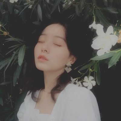 22张高清文艺小清新女生QQ头像 气质氛围感拉满