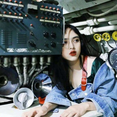 21张高清好看的QQ个性欧美女生头像合集
