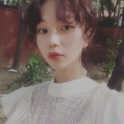 22张高清文艺小清新女生QQ头像 气质氛围感拉满