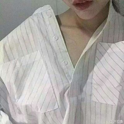 高清露锁骨女生头像合集 18张好看的性感锁骨头像