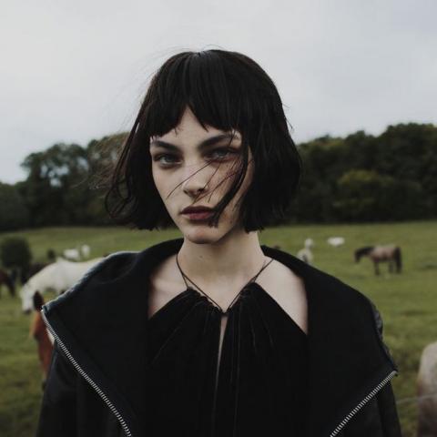 23张高清氛围感欧美女生头像 气质感直接拉满