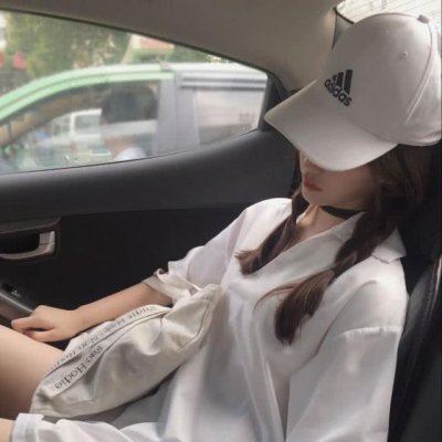 22张高清忧伤意境女生头像 氛围感拉满的小众女头合集