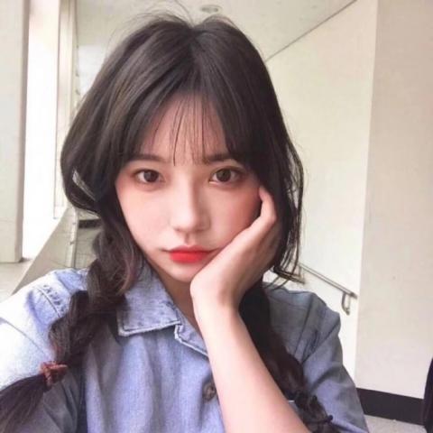 24张高清酷飒女生头像合集 时尚感拉满的帅酷女生头像