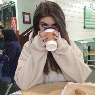 21张高清高冷欧美女生微信头像 氛围感拉满