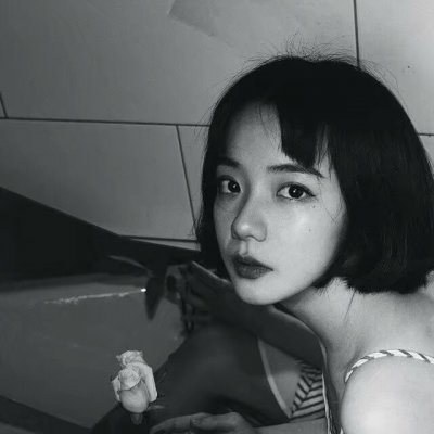 21张高清黑白女王范头像 又冷又飒超有气场