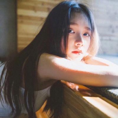 21张高清伤感冷酷女生头像 自带孤独忧郁氛围感