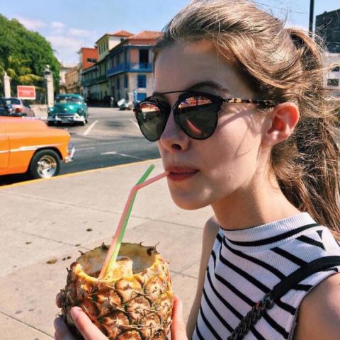 23张高清氛围感欧美女生头像 气质感直接拉满