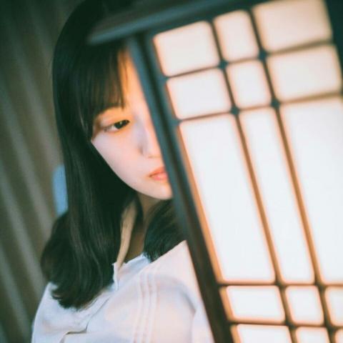 24张高清安静伤感唯美女生头像合集