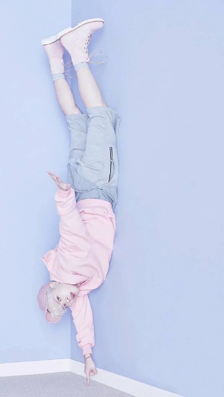 王嘉尔粉丝看过来！这套壁纸可以直接存