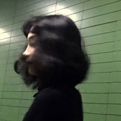 34张高清霸气女生绿色头像 真人款超好看