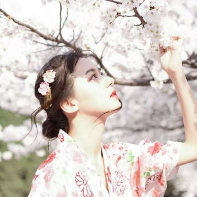 18张高清氛围感拉满的女生古风意境头像