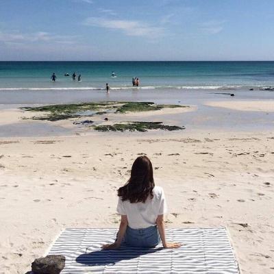 21张高清唯美长发女生背影QQ头像合集