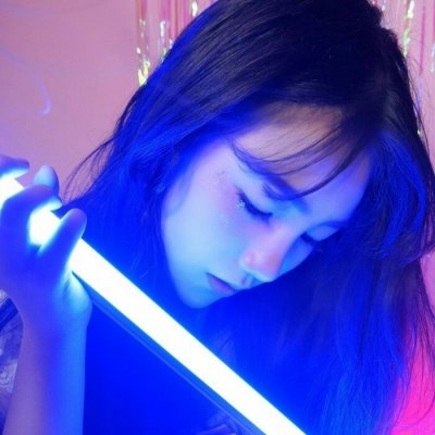 女生蓝色系霸气QQ头像！10张高清蓝色光影女头合集