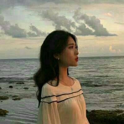 13张高清女生高冷霸气侧脸头像 氛围感拉满