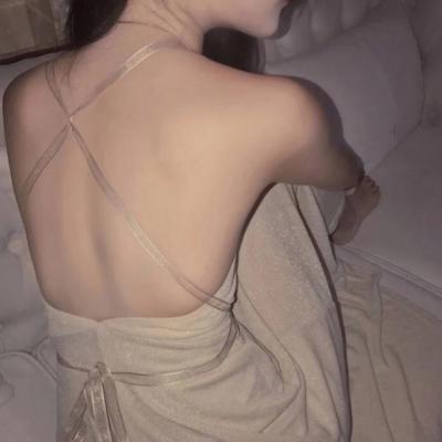 露肩锁骨的骚气女生头像合集 22张性感女头分享