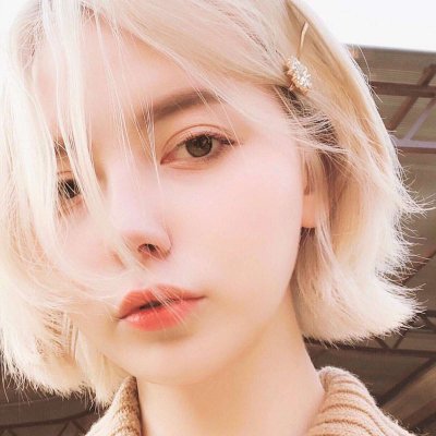22张适配微博的欧美风女生头像合集