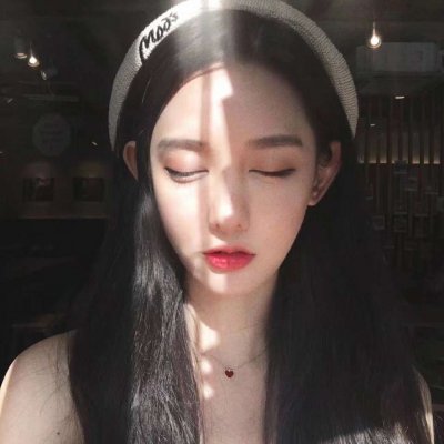 高清好看的个性女生浪系头像 共12张