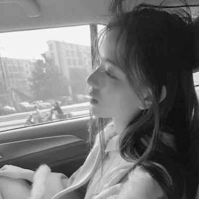 20张黑白伤感女生头像 失恋氛围感高清图合集