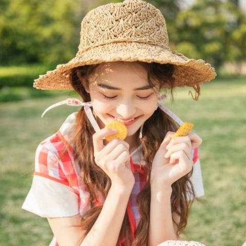 24张真人女生萌萌QQ头像 高清又好看