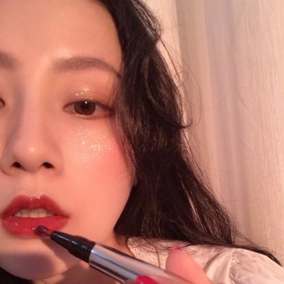 QQ伤感女生颓废头像合集 19张高清时尚素材来啦